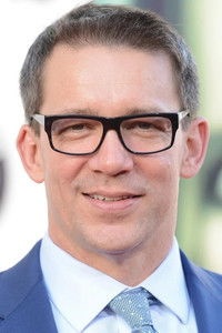 المخرج Rob Thomas