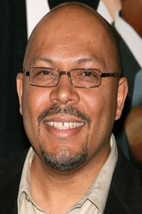 المخرج Robert Adetuyi