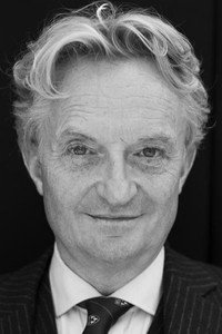 المخرج Robert Morgan