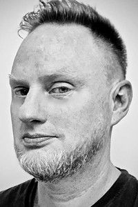 المخرج Robert Orr