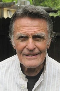 الممثل Roger Browne