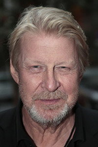 الممثل Rolf Lassgård