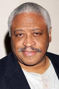 الممثل Ron Canada