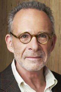 الممثل Ron Rifkin