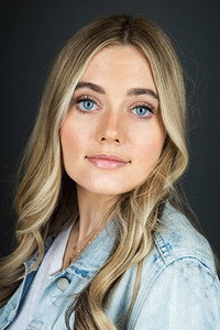 الممثل Sabrina Haskett