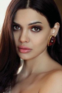 الممثل Sara Loren