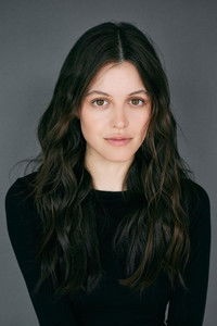 الممثل Sara Waisglass