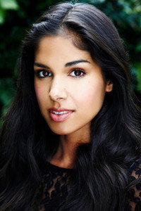 الممثل Sarah Roberts