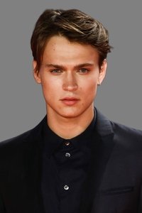 الممثل Saul Nanni