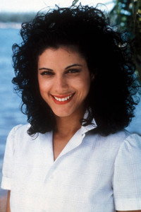 الممثل Saundra Santiago