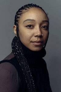 المخرج Savanah Leaf