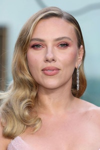 الممثل Scarlett Johansson