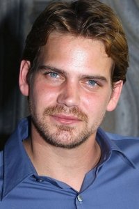 الممثل Scott Bairstow