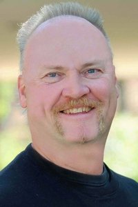 الممثل Scott Swope