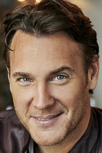 الممثل Sebastien Roberts