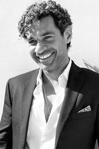 الممثل Sedky Sakhr