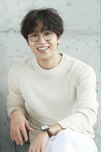المخرج Seok-hoon Lee
