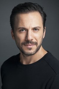 الممثل Serkan Altunorak