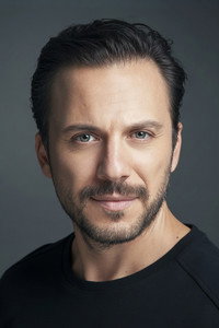 الممثل Serkan Altunorak