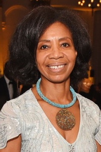 الممثل Shirley J. Thompson