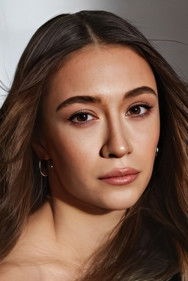 الممثل Sibel Aytan