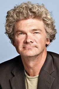 الممثل Simon Farnaby