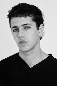 الممثل Simon Hempe