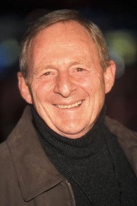 المخرج Simon Wincer