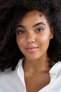 الممثل Sophia Echendu