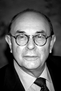 المخرج Stanley Donen