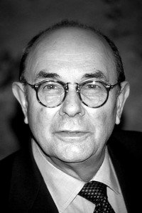 المخرج Stanley Donen