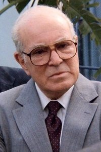 المخرج Stephen Elliott