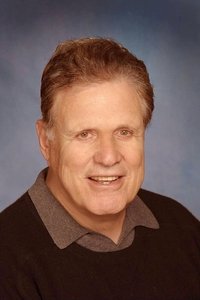 الممثل Steve Binder