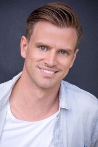 الممثل Steve Danielsen