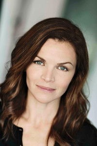 الممثل Stine Stengade