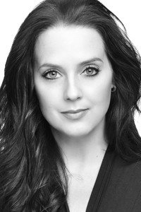 الممثل Suanne Braun