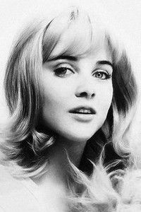 الممثل Sue Lyon