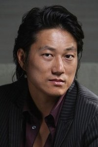 الممثل Sung Kang