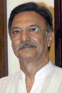 الممثل Suresh Oberoi