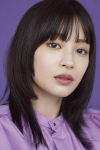 الممثل Suzu Hirose