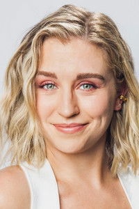 الممثل Taylor Misiak