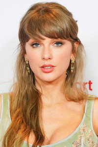الممثل Taylor Swift