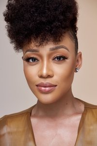 الممثل Thando Thabethe
