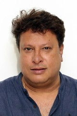 الممثل Tigmanshu Dhulia