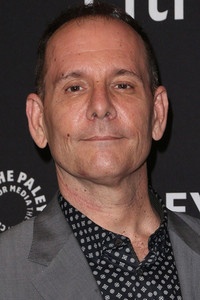 المخرج Tim Minear