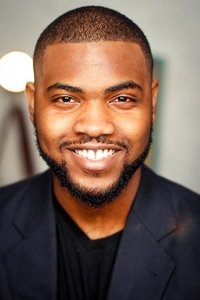 الممثل Tobi Bamtefa