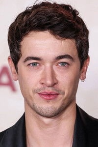 الممثل Tom Blyth