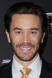 الممثل Tom Pelphrey
