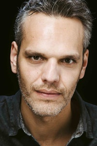 الممثل Tony Corvillo