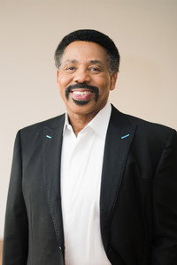 الممثل Tony Evans